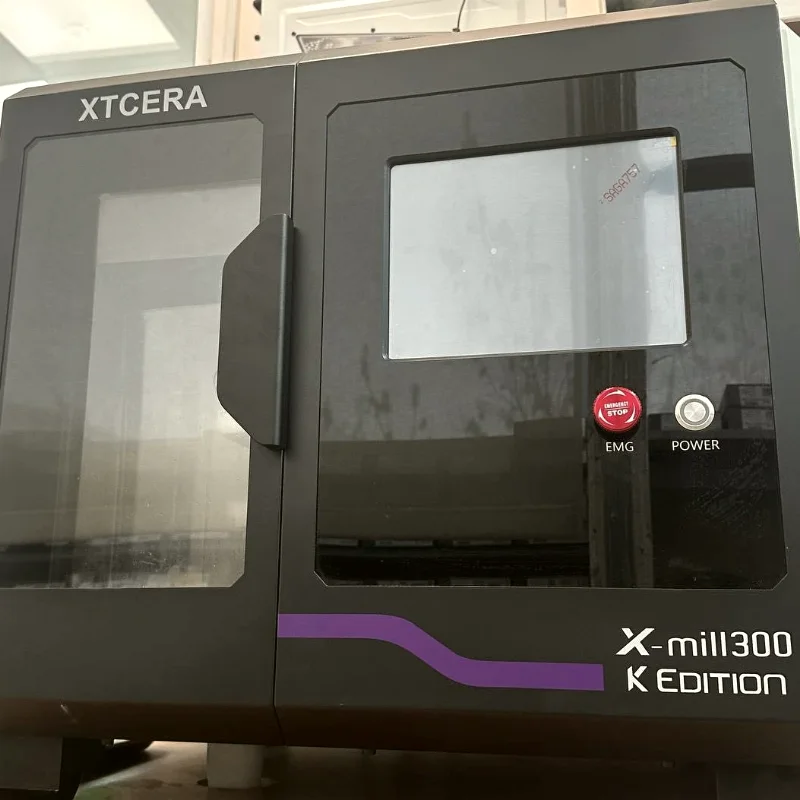 Фрезерный станок XTCERA X-mill300 в работе